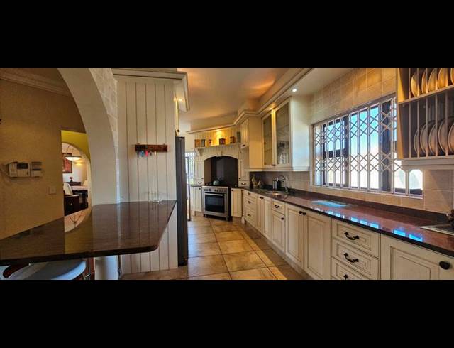 7 BEDROOM HOUSE FOR SALE IN MYBURGH PARK